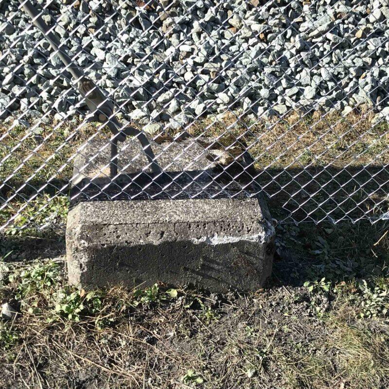 37203_Diagonalgeflechtzaun-verzinkt-Rohrpfosten-verzinkt_Zaeune_Metall-12