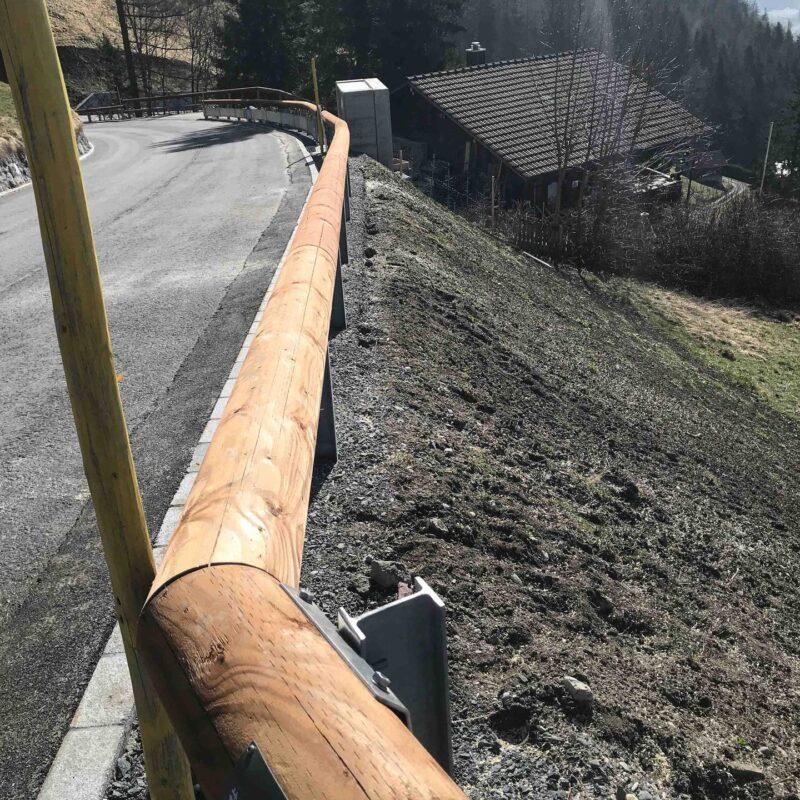 501740_Holzleitplanken_Fahrzeugrueckhaltesystem_Sicherheitssysteme_Holz-3